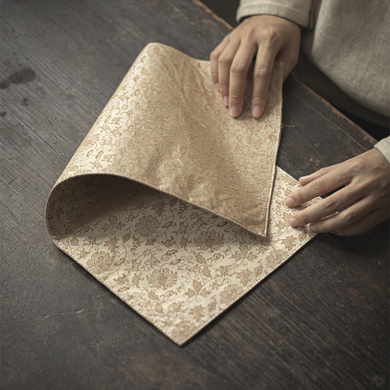 مفرش طاولة شاي جديد على الطراز - مراجعة Linen Table Runner وسعره