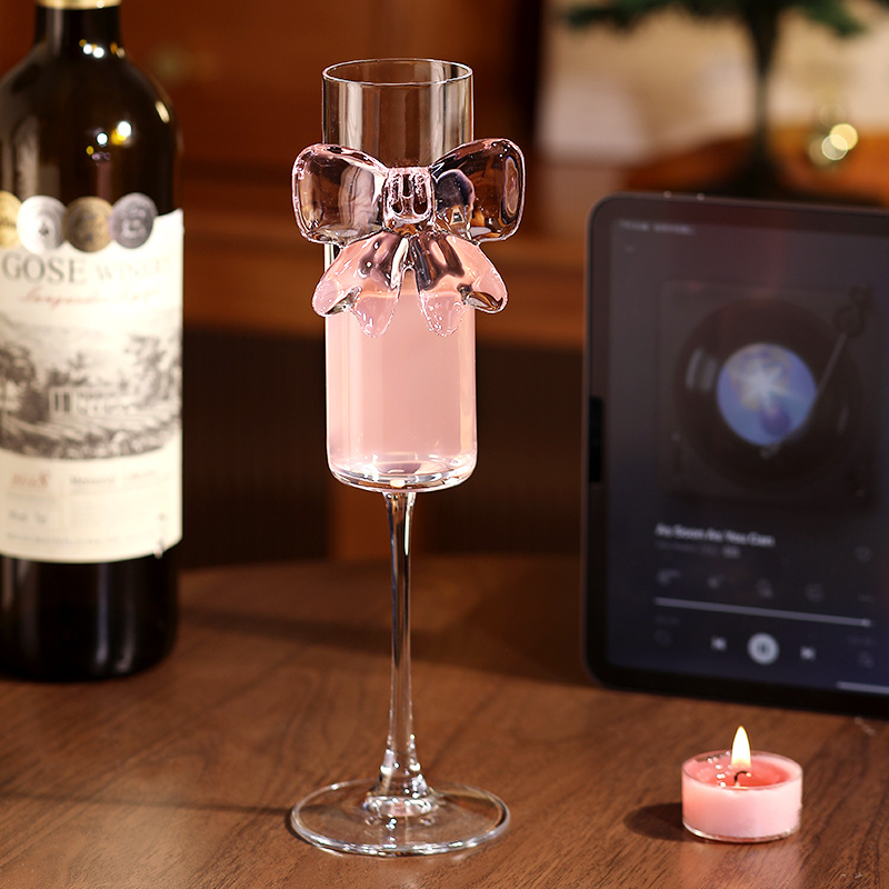 كؤوس شمبانيا زجاجية بتصميم Y2K - مراجعة Home Decor Y2K وسعره
